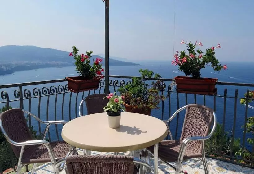 ホテル Baia Serena