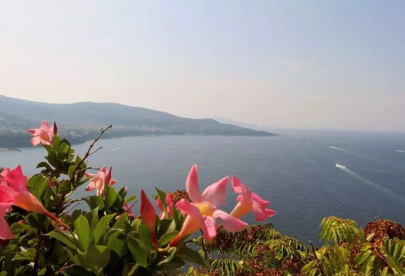 ホテル Baia Serena