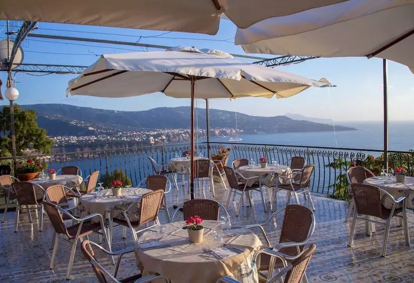 ホテル Baia Serena