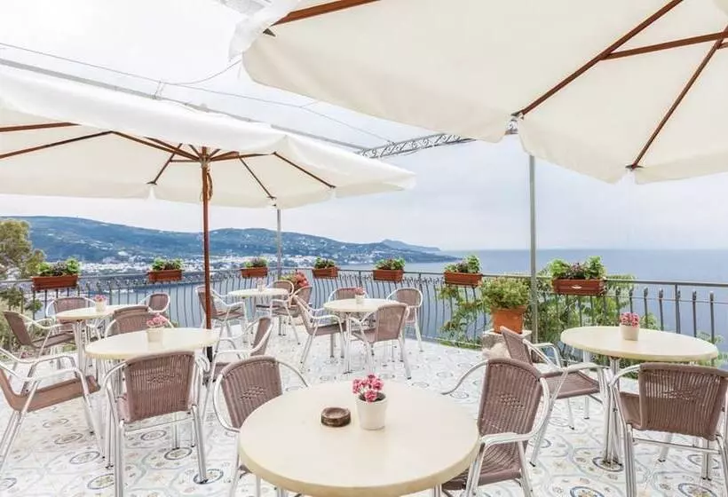 ホテル Baia Serena