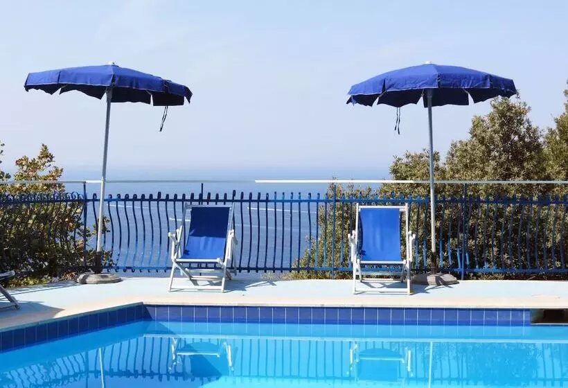 ホテル Baia Serena