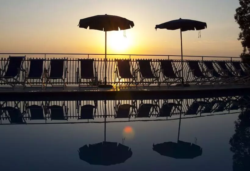 ホテル Baia Serena