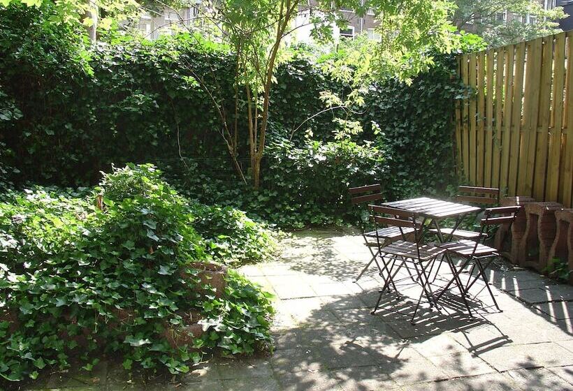 Отель Blossoms City