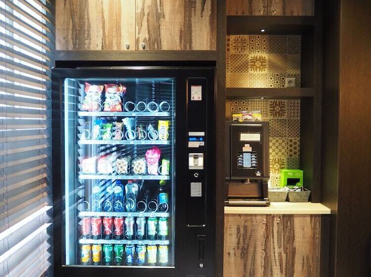 Отель Blossoms City