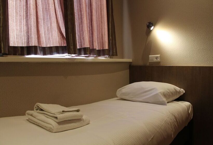 Отель Blossoms City