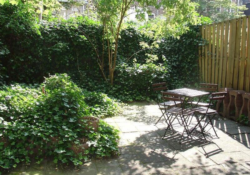 Отель Blossoms City