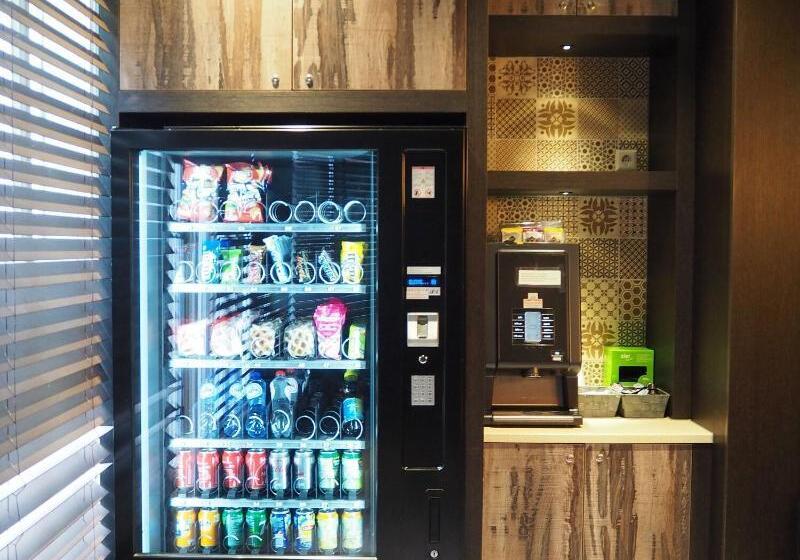 Отель Blossoms City