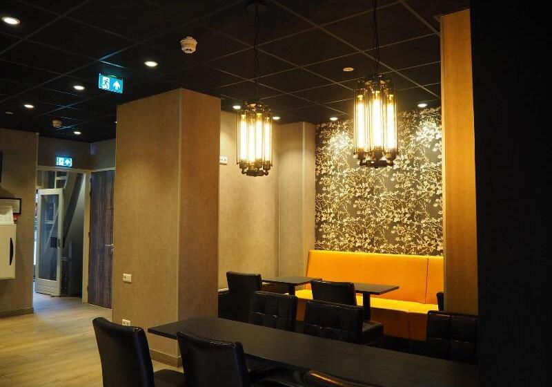 Отель Blossoms City