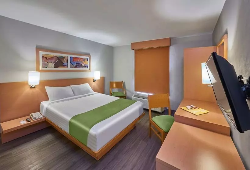 فندق City Express By Marriott Celaya Parque