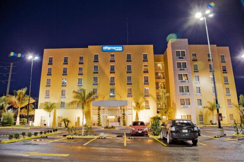 هتل City Express By Marriott Celaya Parque