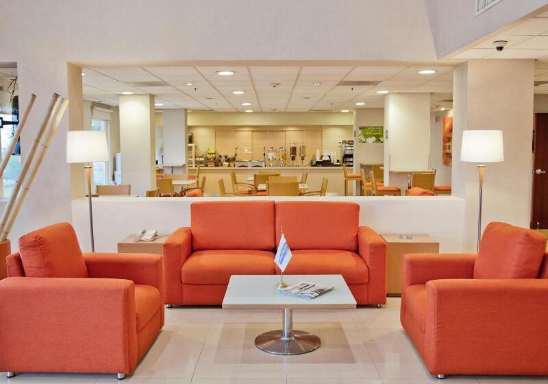 هتل City Express By Marriott Celaya Parque