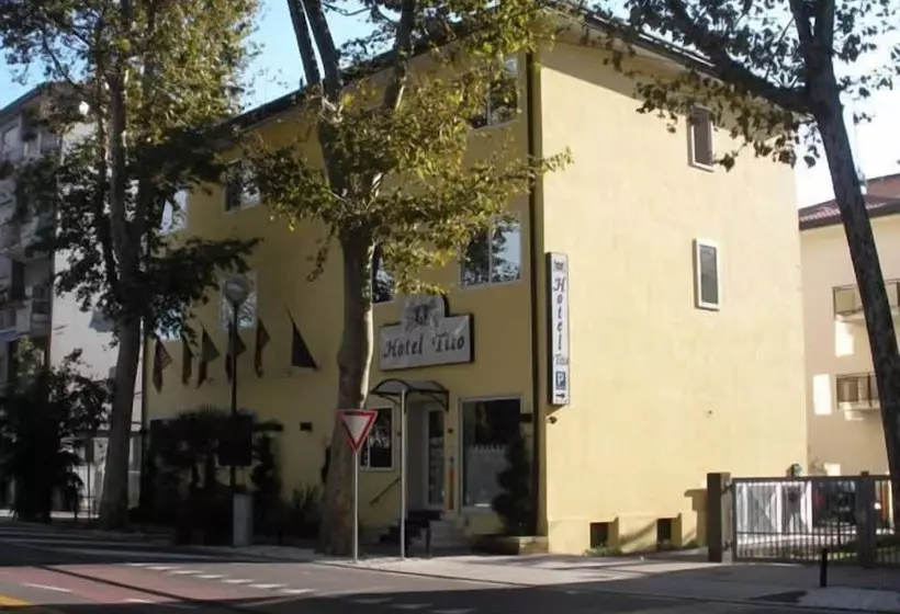 ホテル Tito