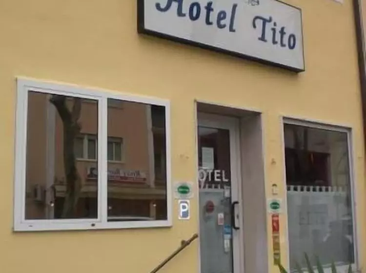 ホテル Tito