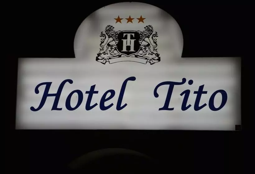 ホテル Tito