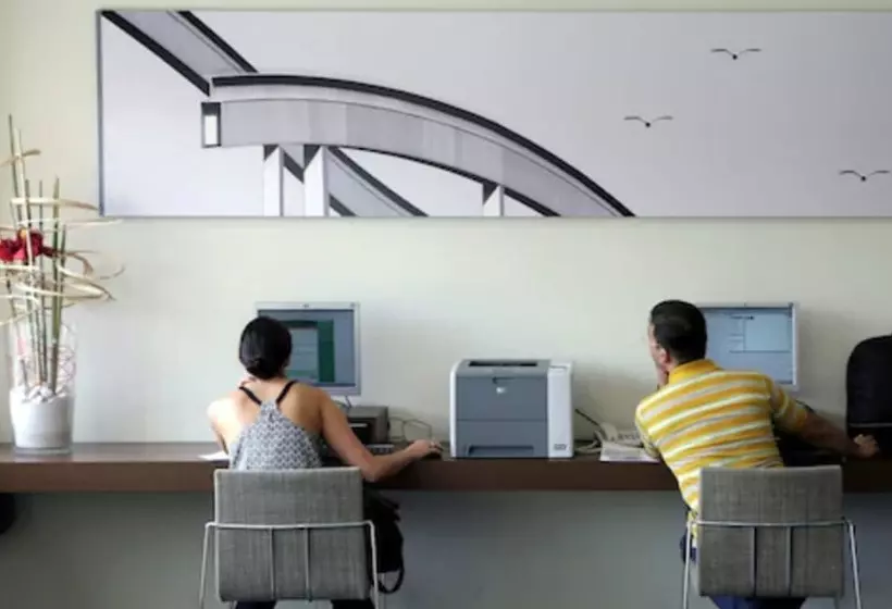 هتل Holiday Inn Express Barcelona City 22@, An Ihg