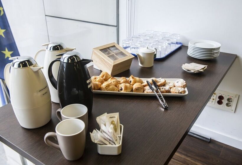 هتل Holiday Inn Express Barcelona City 22@, An Ihg