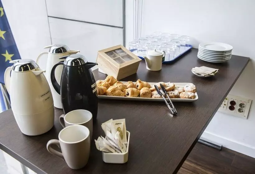 هتل Holiday Inn Express Barcelona City 22@, An Ihg