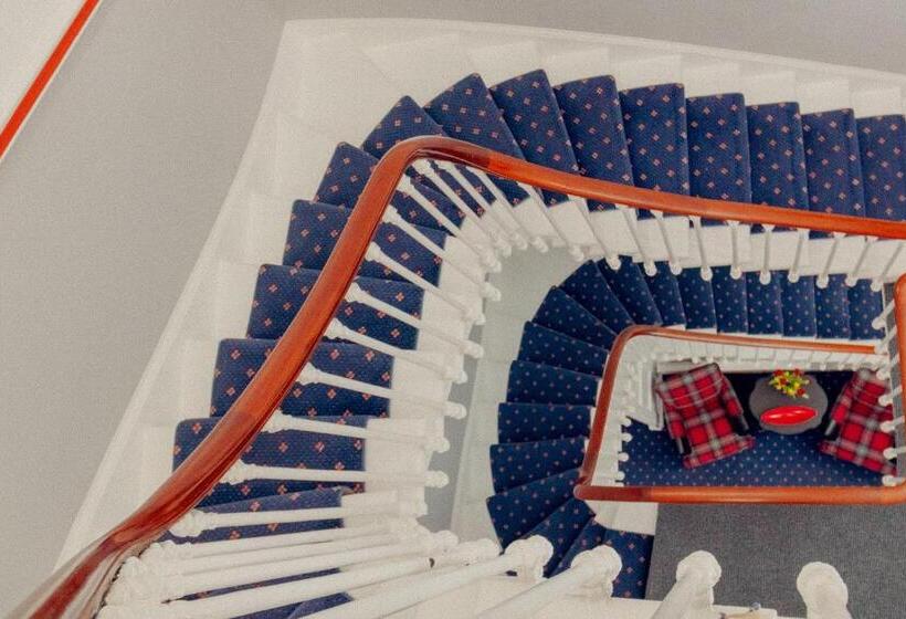 ホテル Mayfield Suites