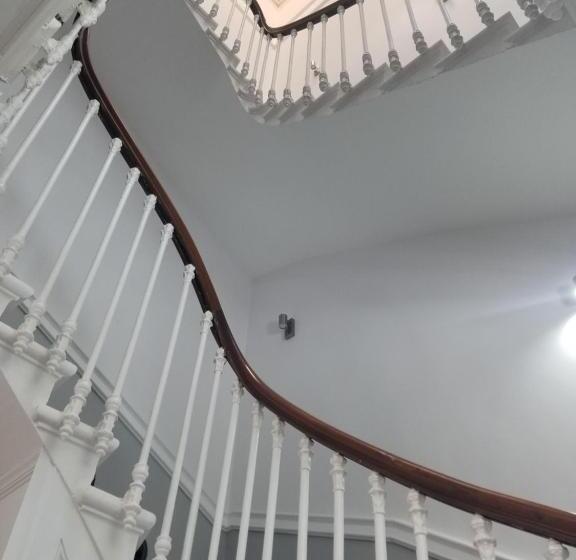 ホテル Mayfield Suites