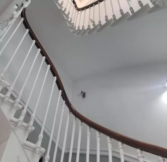 ホテル Mayfield Suites