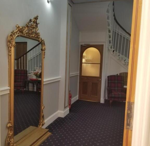 ホテル Mayfield Suites