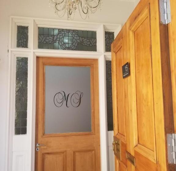 ホテル Mayfield Suites