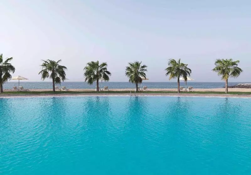 هتل Radisson Blu Resort Fujairah