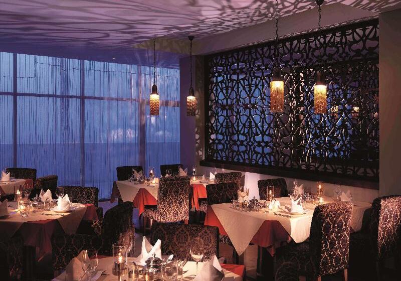 فندق Radisson Blu Resort Fujairah