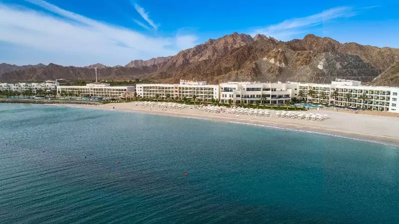 هتل Radisson Blu Resort Fujairah