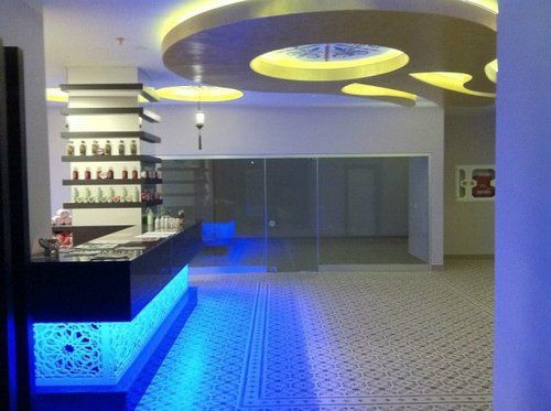 Royal Garden Suite Hotel