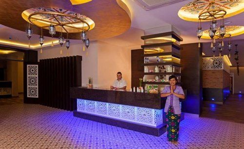 Royal Garden Suite Hotel