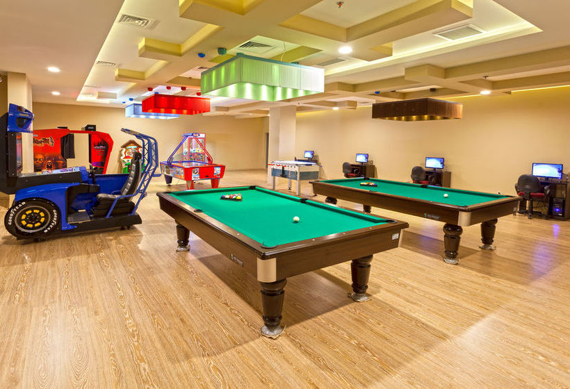 Royal Garden Suite Hotel