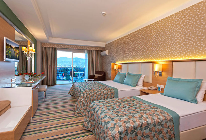 Royal Garden Suite Hotel