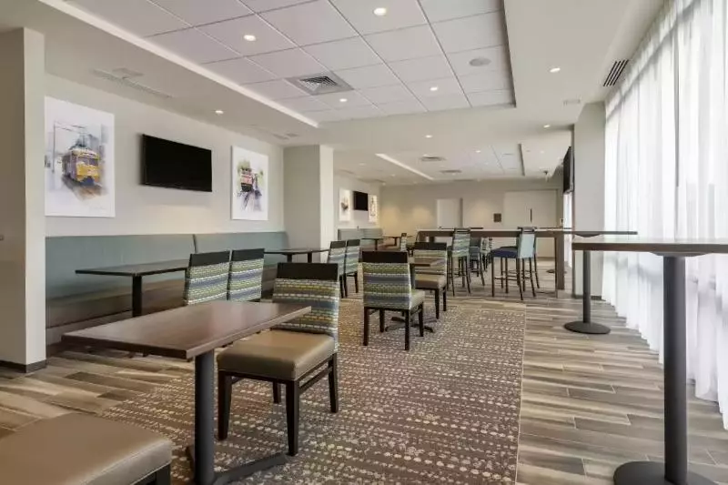 ホテル Comfort Inn & Suites Pittsburgh Northshore