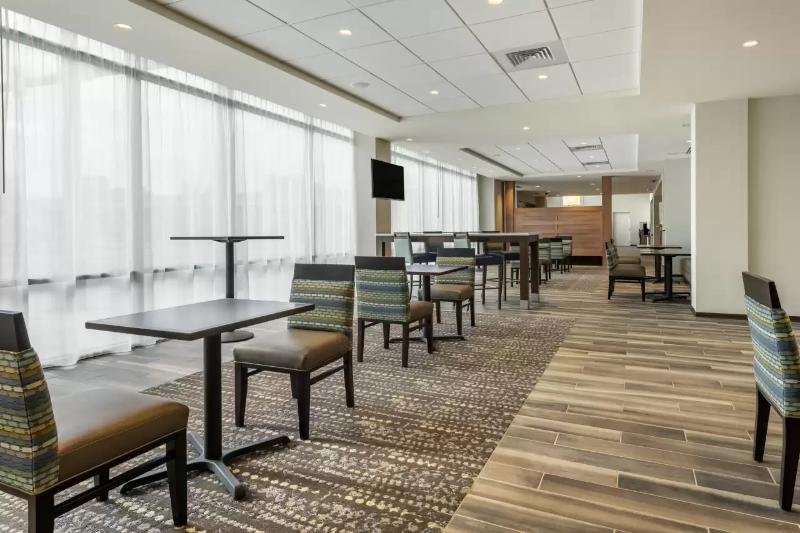فندق Comfort Inn & Suites Pittsburgh Northshore