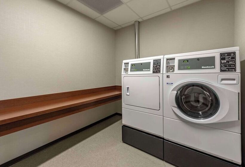 فندق Comfort Inn & Suites Pittsburgh Northshore