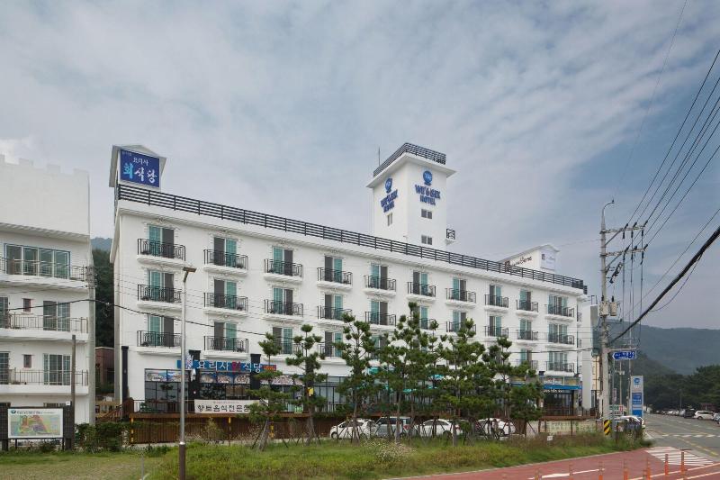 בית מלון כפרי We Six