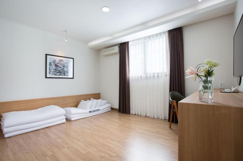 בית מלון כפרי We Six