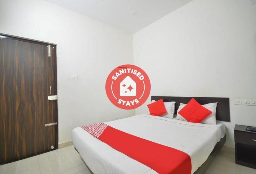 ホテル Flagship 77505 Nakshatra Residency