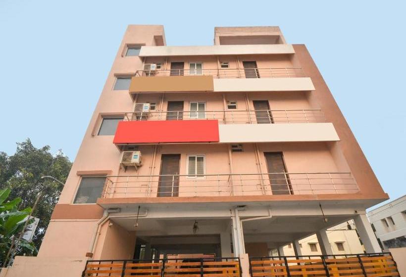 ホテル Flagship 77505 Nakshatra Residency