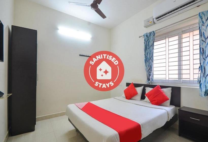 ホテル Flagship 77505 Nakshatra Residency