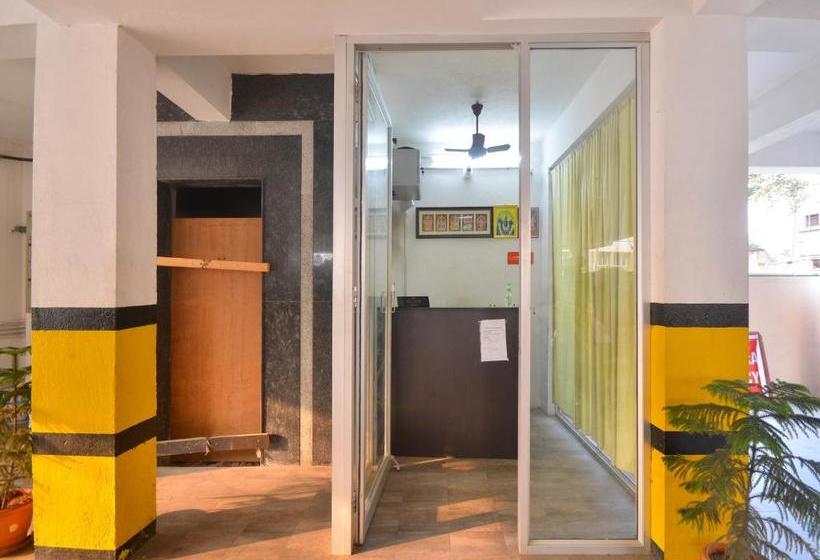 ホテル Flagship 77505 Nakshatra Residency