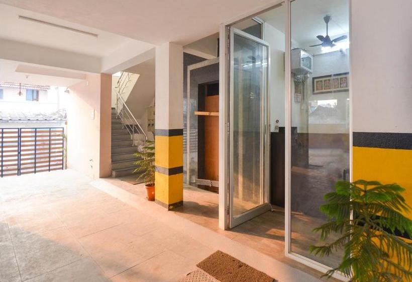 ホテル Flagship 77505 Nakshatra Residency