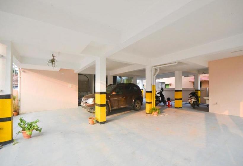 ホテル Flagship 77505 Nakshatra Residency