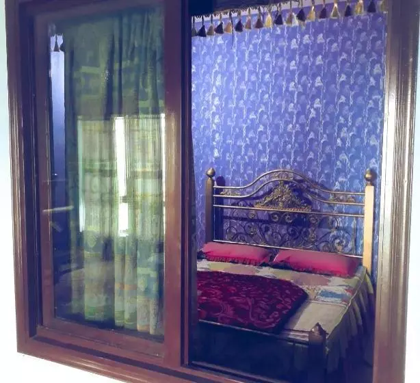 هتل Bhurban Valley Guest House