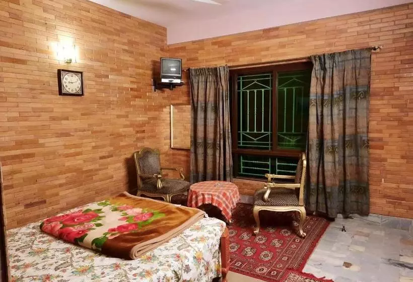 هتل Bhurban Valley Guest House