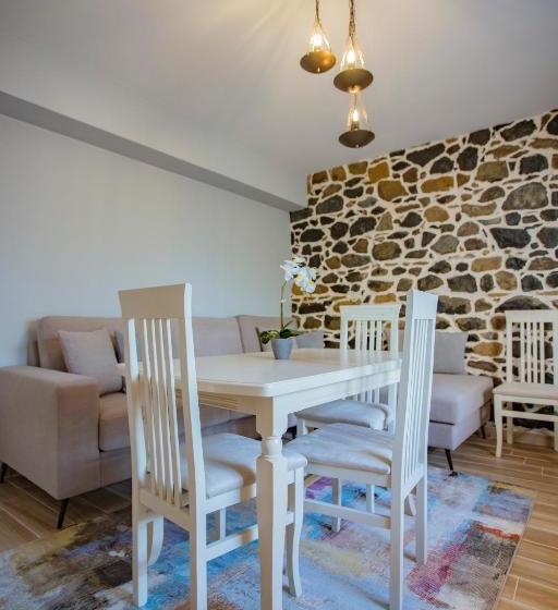 هتل Bujtina Te Rapi