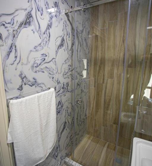 هتل Bujtina Te Rapi