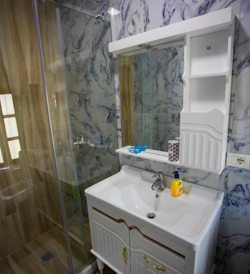 هتل Bujtina Te Rapi