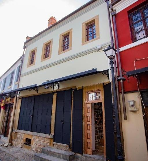 هتل Bujtina Te Rapi